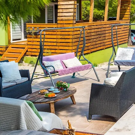 Nice In W/ Outdoor Swimming Pool, Outdoor Swimming Pool And 2 Bedrooms 度假居